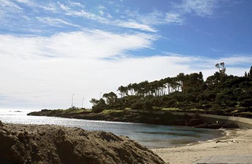 Agay Apartment | Cozy Apartment in Agay with Stunning Views
