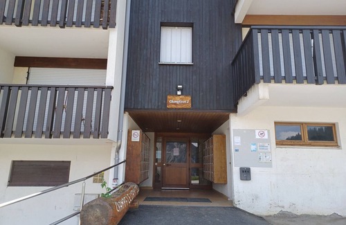 Albiez-le-Vieux Apartment | Cozy Apartment for 5 in Albiez-Montrond with Stunning Mountain Views