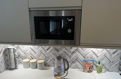 Stoke-on-Trent Apartment | Cozy Apartment in Stoke-on-Trent One double bed