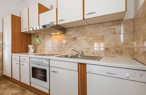 Lukovo Sugarje Apartment | Cozy apartment in Lukovo Sugarje