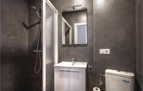 Blanes Apartment | Cozy Apartment In Blanes With Wifi