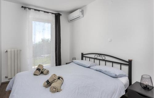 Brsec Apartment | Cozy Apartment In Brsec With Wifi
