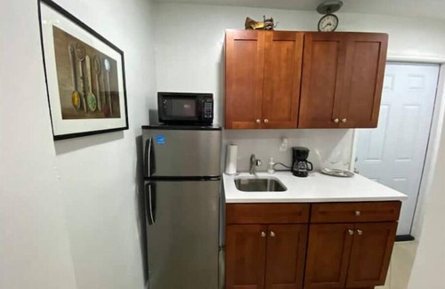 Hialeah Apartment | Cozy Apartment in Hialeah Miami lnt. Airport