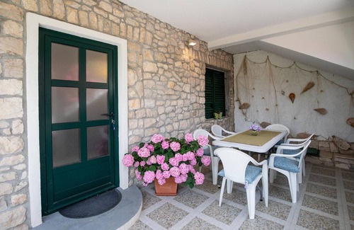 Kremena Apartment | Cozy apartment in Klek with WiFi