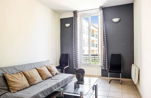 Marignane Apartment | Cozy apartment in Marignane with WiFi