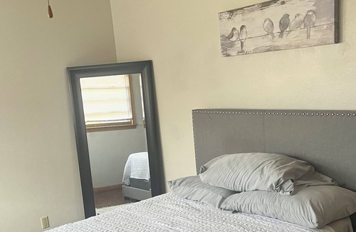 Milwaukee House | Cozy Apartment in Milwaukee