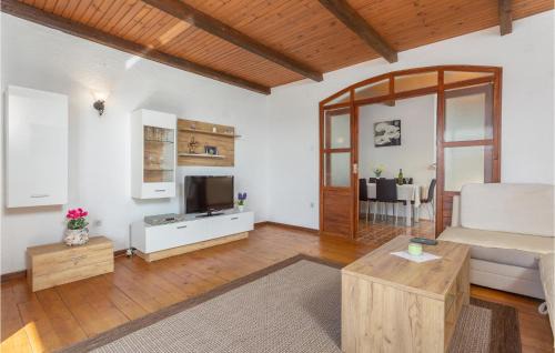 Punat Apartment | Cozy Apartment In Punat With Sauna