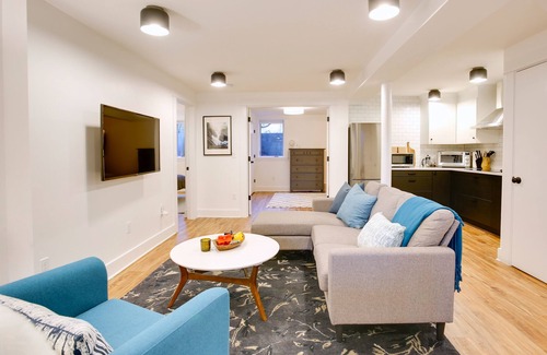 Richmond Apartment | Cozy Apartment in Richmond Neighborhood Craftsman Home