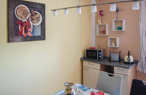 Hinrichshagen Apartment | Cozy apartment in Rostock with WiFi
