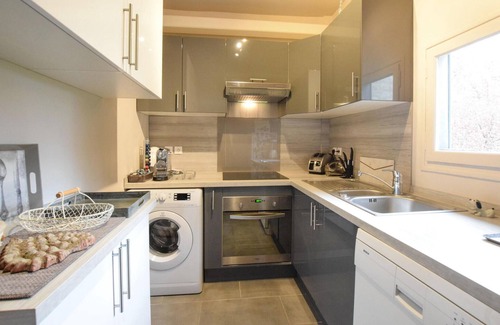 Tourgeville Apartment | Cozy apartment in Tourgéville with WiFi