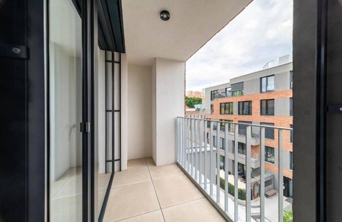Michle Apartment | Cozy apartment in the center! Family-sized condo with balcony and own kitchen.
