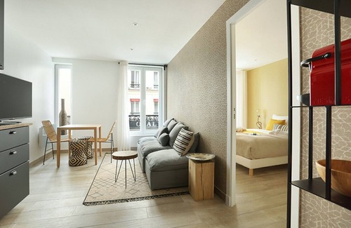 11th Arrondissement Apartment | Cozy Apartment in the Center of Paris 2 Bedrooms