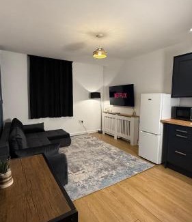 Neepsend Apartment | COZY apartment in the heart of Kelham Island 1BR plus sofa bed