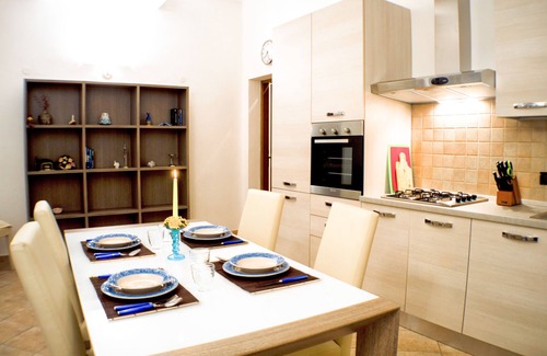 Piombino Apartment | Cozy apartment in the historic heart of Piombino