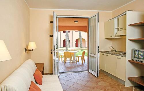 Scarlino Apartment | Cozy Apartment In Puntone With Wifi