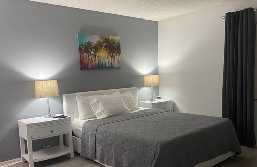Tropic House | Cozy Apartment Located in Prime Location