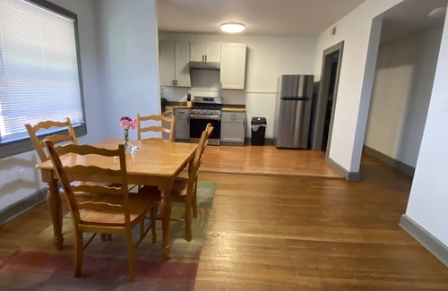 Mapleton/Fall Creek Apartment | Cozy Apartment minutes from Downtown! Perfect for work from home travelers