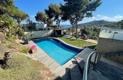 Castelldefels Villa | Cozy apartment near the sea located in a tourist area/IDEAL A COUPLES