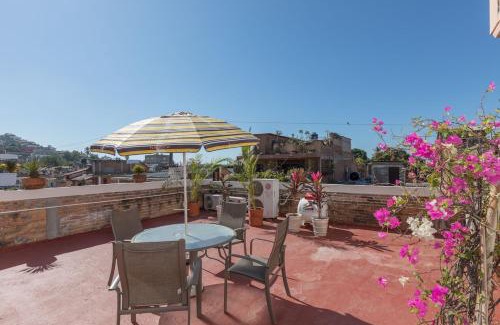 Colonia 5 de Diciembre Apartment | Cozy Apartment Near Malecon & Beach With Private Terrace