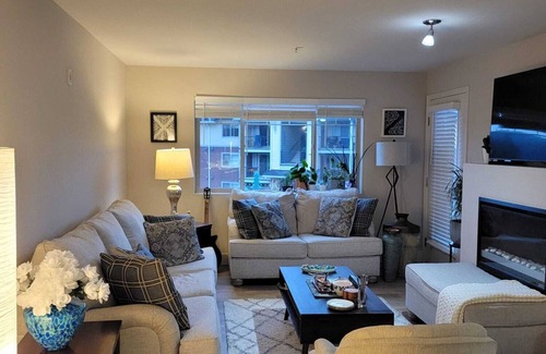 Issaquah Highlands Apartment | Cozy Apartment, near to marketplace, Sewdish, bus station