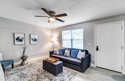 Oak Haven Apartment | Cozy Apartment on Shaded Street!