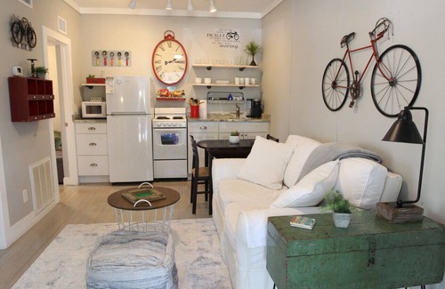 Downtown Dunedin Apartment | Cozy Apartment Overlooking Downtown Dunedin