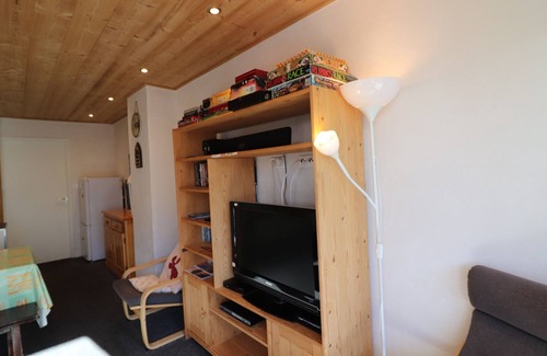 Le Lavachet Apartment | Cozy Apartment · Ski-in/Ski-out · Balcony · 6 Guests · South-Facing