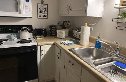 Kodak House | Cozy Apartment (sleeps 6)