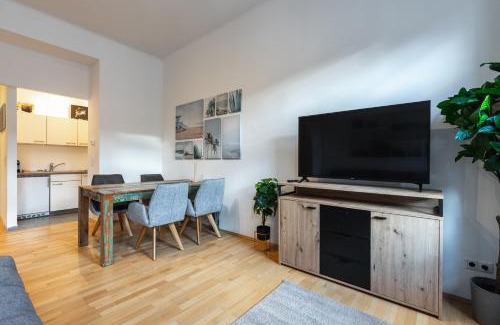 Neulerchenfeld Apartment | Cozy Apartment Steps Away from Subway Station