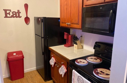 Mount Auburn Apartment | Cozy apartment steps from Christ Hospital, UC and minutes to downtown!