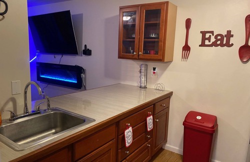 Mount Auburn Apartment | Cozy apartment steps from Christ Hospital, UC and minutes to downtown!