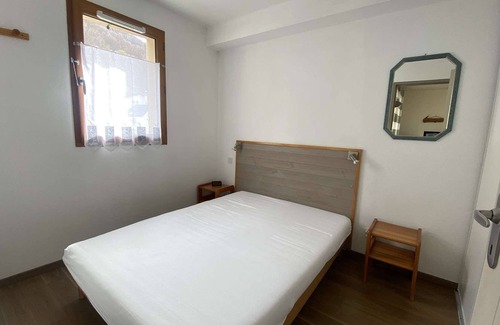 Sers Apartment | Cozy apartment with 5 beds located near Sers