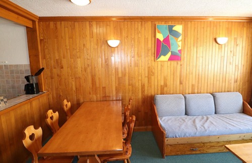 Le Lavachet Apartment | Cozy Apartment with Balcony, Ski-In/Ski-Out, Close to Shops - Pet Friendly