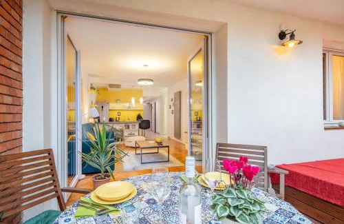 Castle Hill Apartment | Cozy Apartment with Garden in the Castle District