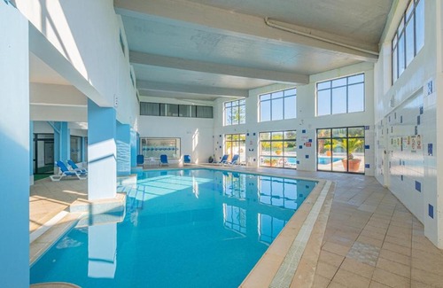 Correeira Apartment | Cozy Apartment with indoor pool