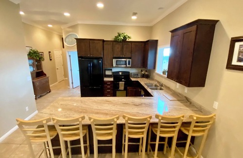 Payson House | Cozy Apartment with Loft, Theater Room, & Gorgeous Mountain Views! Sleeps 8