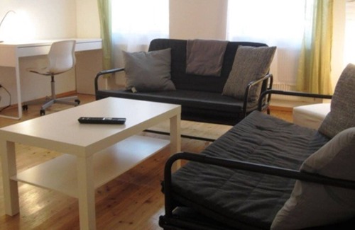 Unterdobling Apartment | Cozy Apartment With Pool & Gym