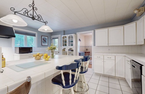 Bass Harbor Apartment | Cozy Apartment with Stunning Views and Private Pool Table