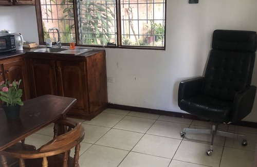 Roble Apartment | Cozy Apt. in the heart of Mata de Platano