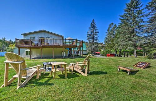 Moscow Apartment | Cozy Apt with Hot Tub and Deck, 10 Mi to Stowe Resort!