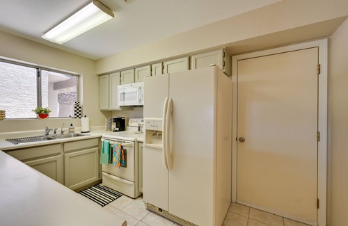 Yuma Apartment | Cozy Arizona Retreat w/Pool Access, Patio & Grill