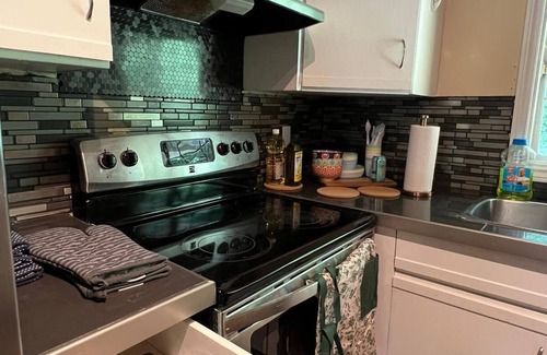 Huntsville Cottage | Cozy Asthetic Hidden Cottage