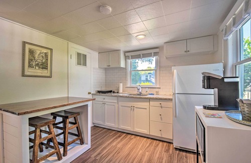 Athens Cottage | Cozy Athens Cottage: Walk to Sanford Stadium!