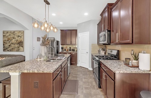 Riverdale House | Cozy Atlanta home near the airport - 3 miles