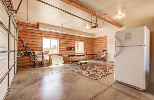 Zion National Park East Entrance House | Cozy authentic 5 bedroom cabin minutes from Zion