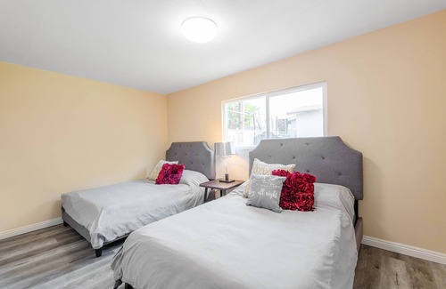 La Puente House | Cozy back house/ In-law suite for 4; 2 beds!