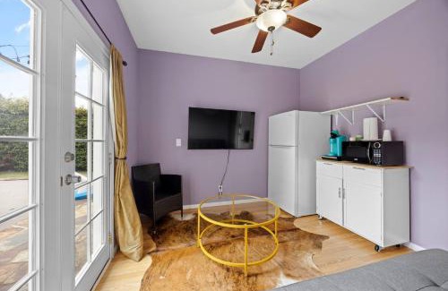 Pico - Robertson House | Cozy Backhouse Stay – Sleeps 2 Beverly Hills Adj