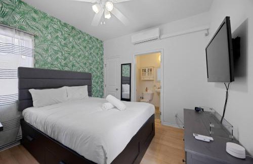Pico - Robertson House | Cozy Backhouse Stay – Sleeps 2 Beverly Hills Adj