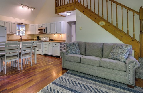 Cynthiana House | Cozy Bainbridge Retreat w/Fireplace + Deck!