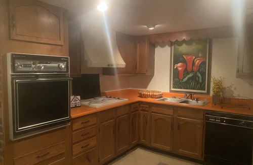 Aberdeen House | Cozy basement apartment